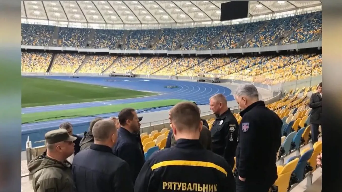 Правоохоронці, голова НПУ та заступник Авакова прибули на Правоохоронці, голова НПУ та заступник Авакова прибули на