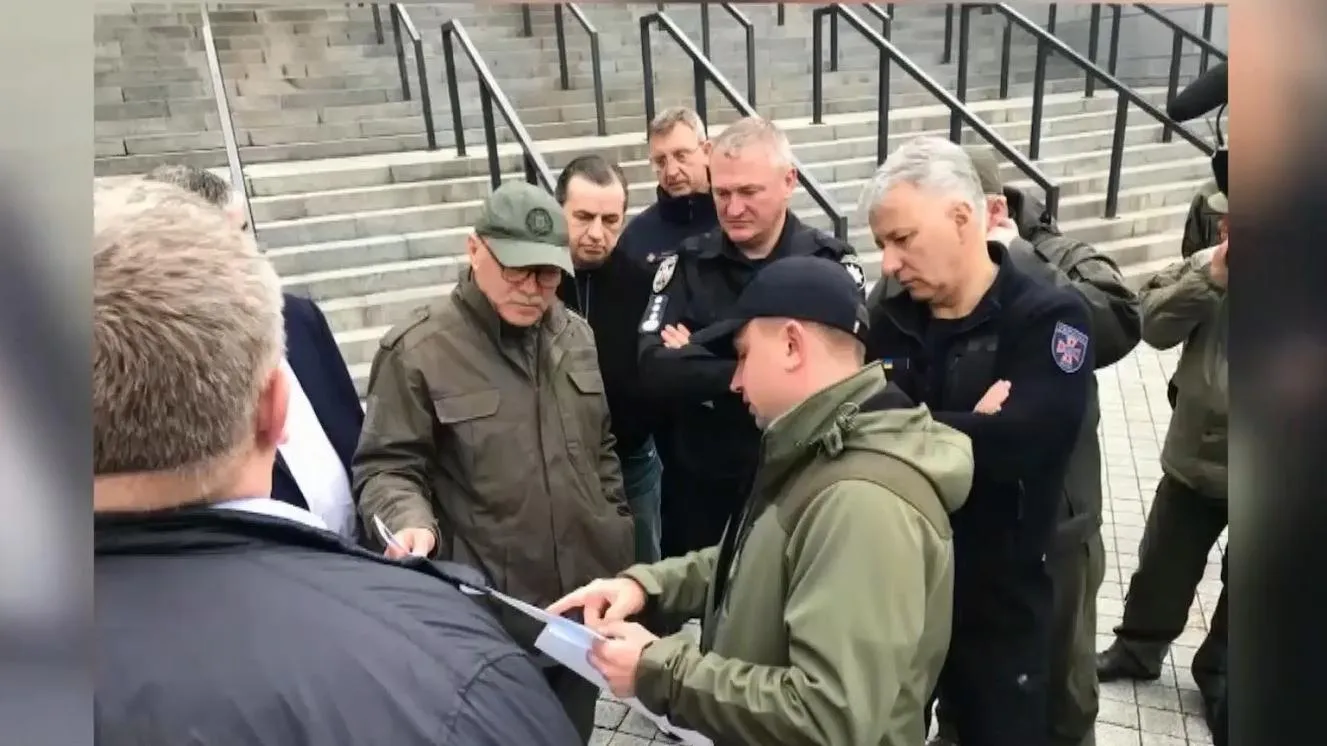 Правоохоронці, голова НПУ та заступник Авакова прибули на Правоохоронці, голова НПУ та заступник Авакова прибули на