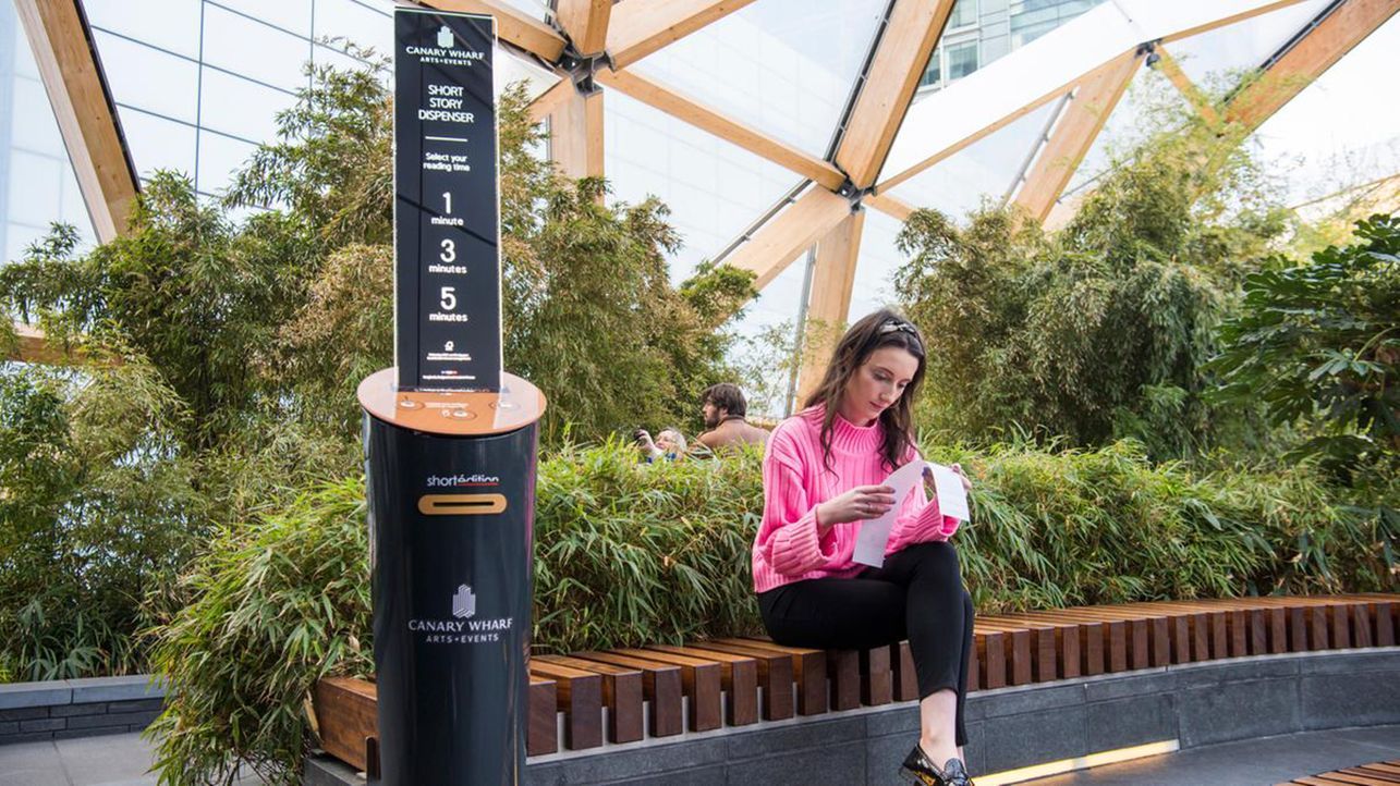 У лондонському метро встановили автомат з оповіданнями
У лондонському метро встановили автомат з оповіданнями