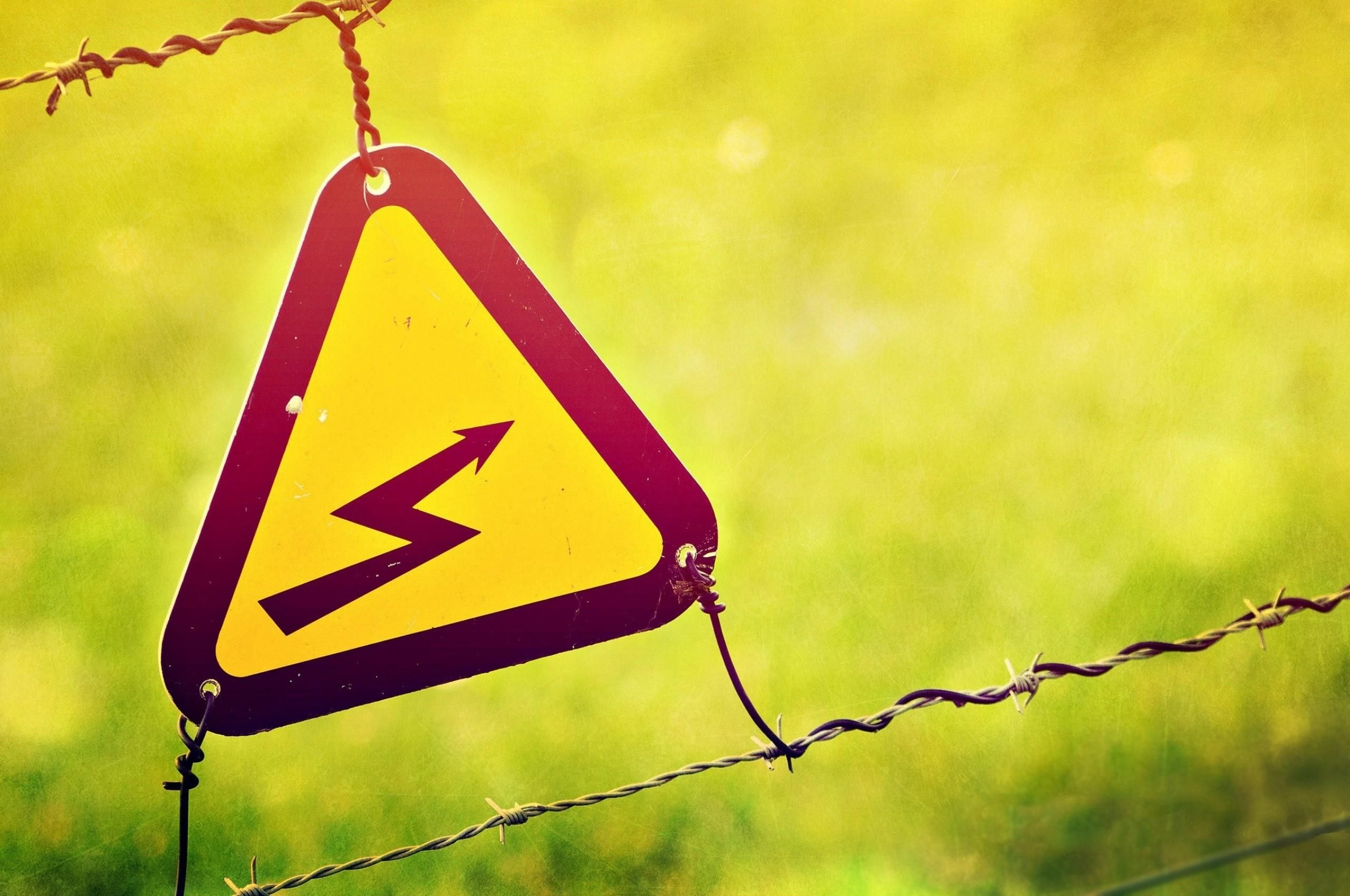 У Запоріжжі підліток вижив після ураження струмом у 10 тисяч вольт У Запоріжжі підліток вижив після ураження струмом у 10 тисяч вольт