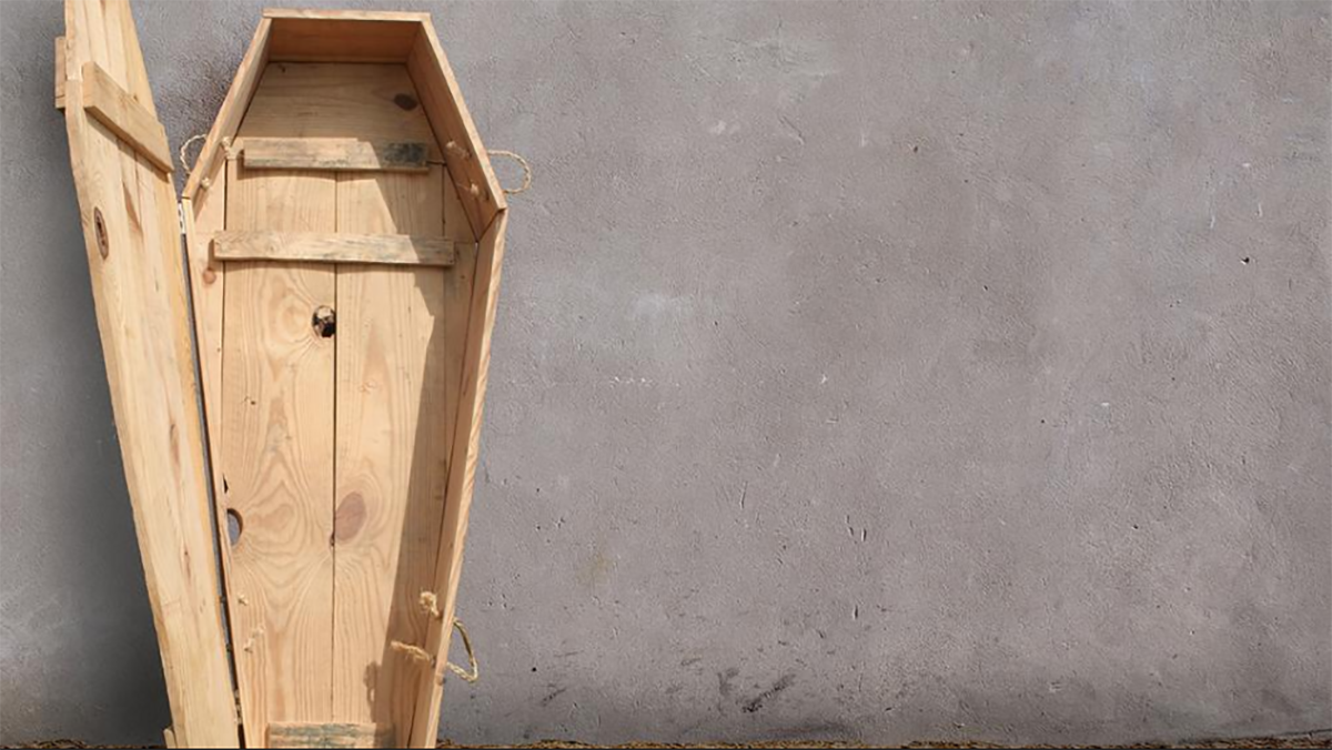 Біженець вдав покійника, аби потрапити до Британії Біженець вдав покійника, аби потрапити до Британії