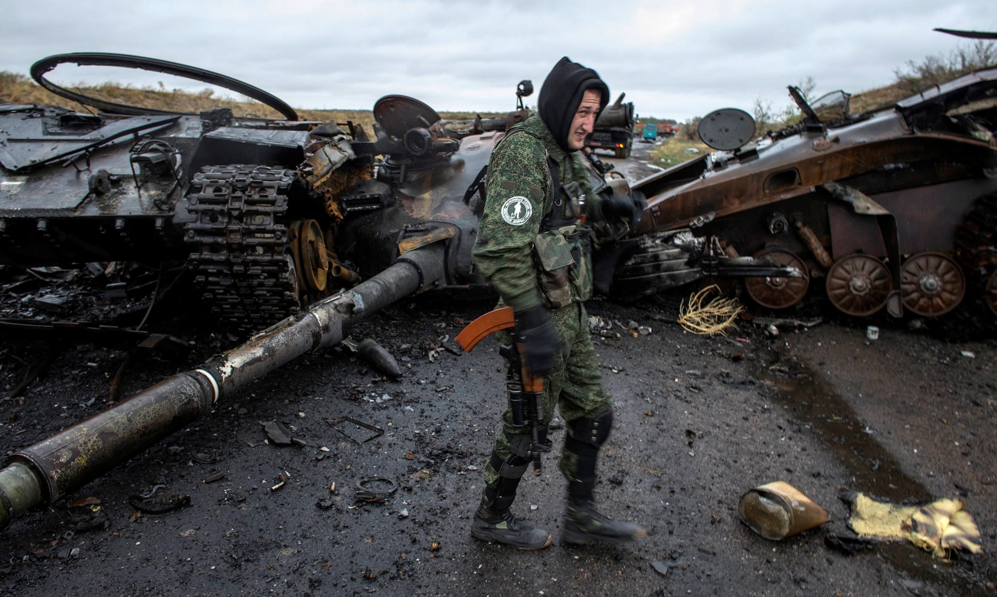 Російське командування лютує на окупованому Донбасі: бойовики порозкрадали гроші