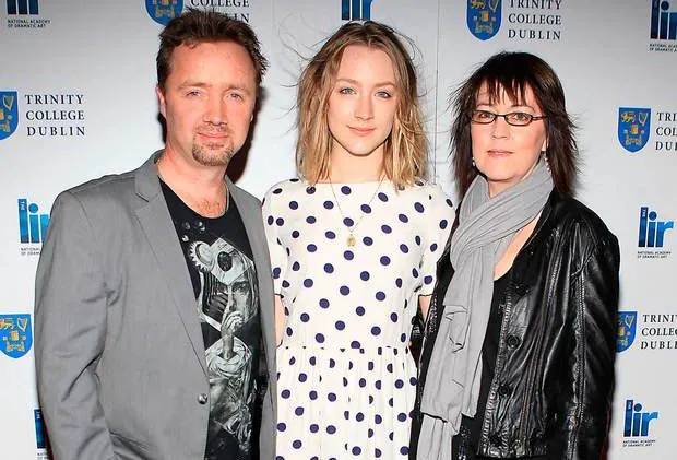 Сірша Ронан з батьками Сірша Ронан з батьками