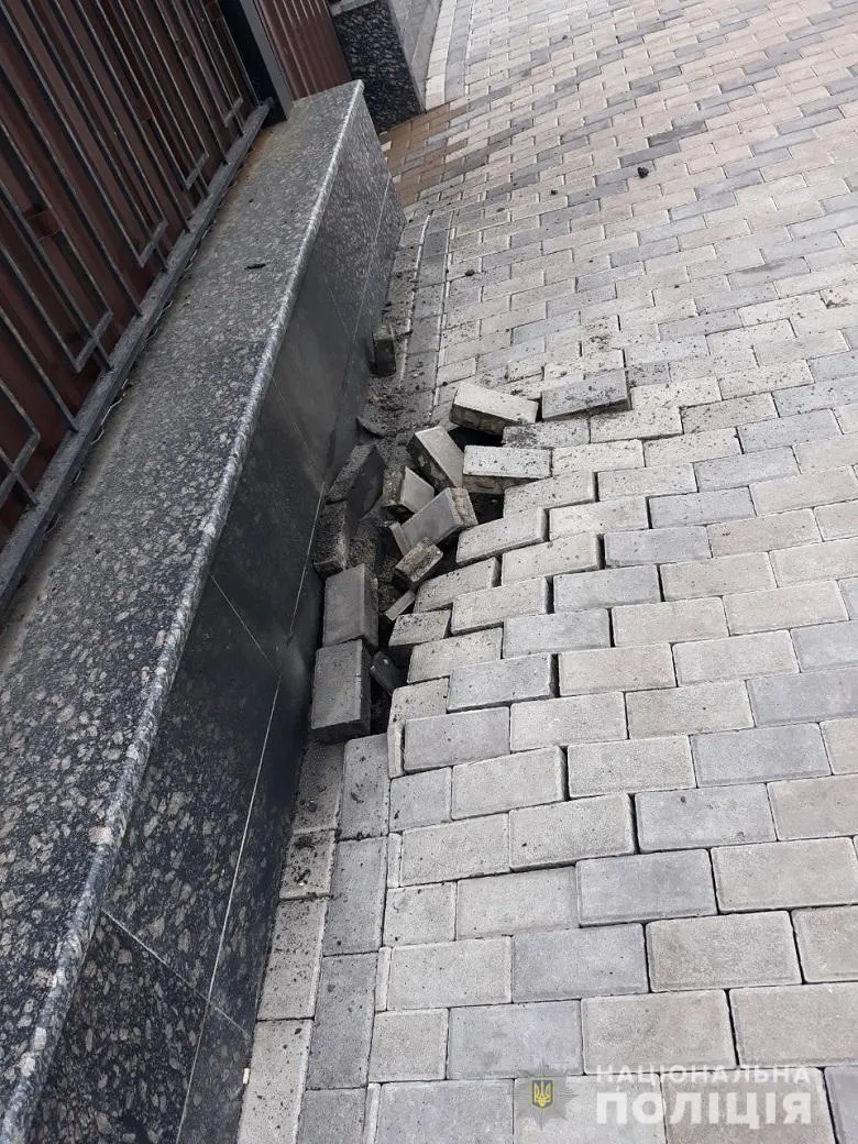 Під російським посольством у Києві прогримів вибух: деталі Під російським посольством у Києві прогримів вибух: деталі