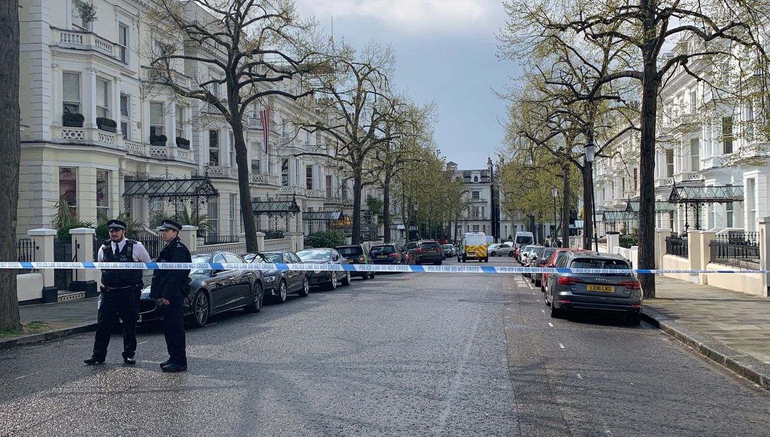 Поліцейські зі стріляниною затримали водія, який врізався в автомобіль посла України в Британії