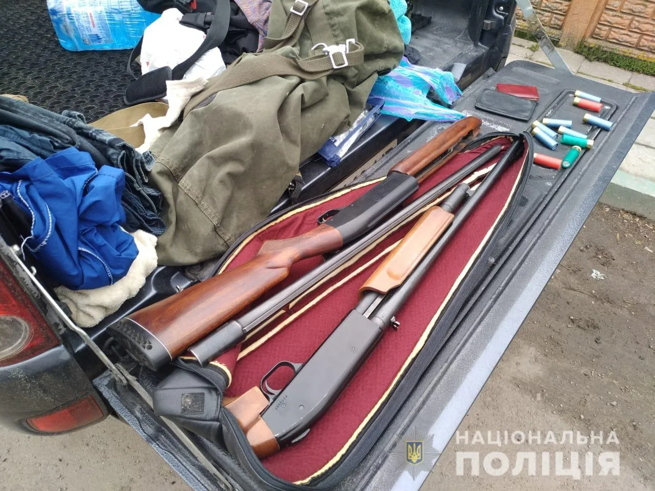 поліція обшуки Київщина зброя рейдерство аграрне підприємство поліція обшуки Київщина зброя рейдерство аграрне підприємство