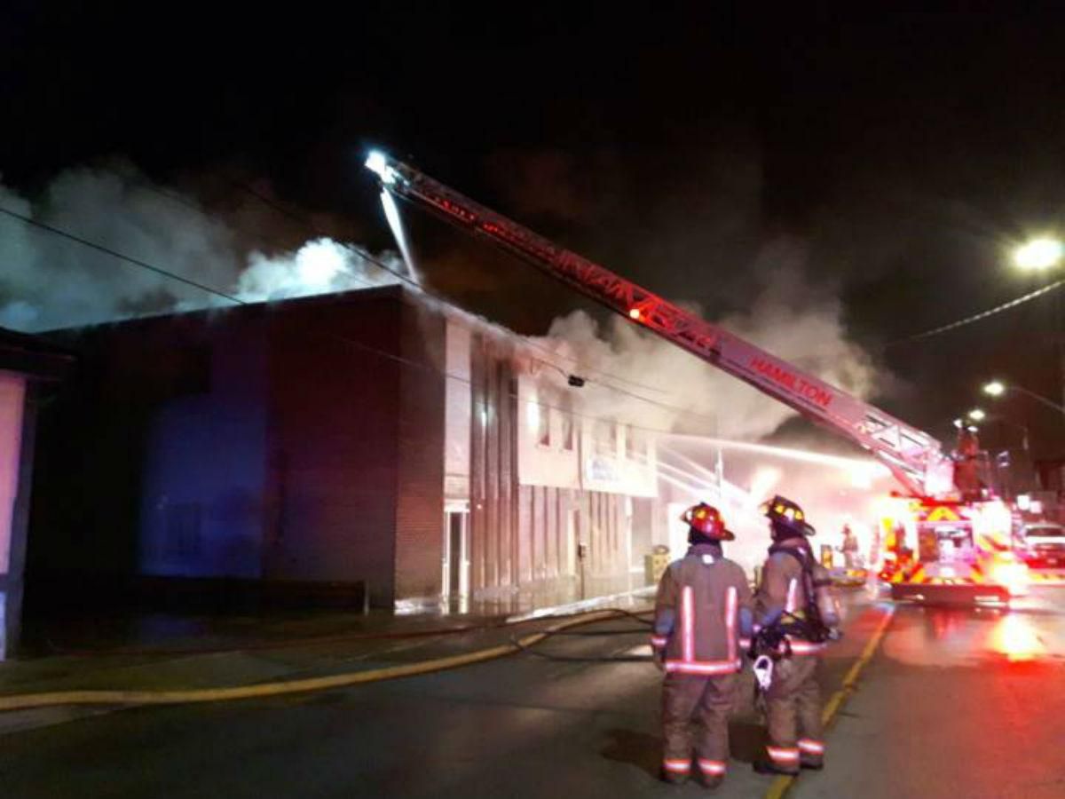 В Канаде сгорел Украинский культурный центр: фото и видео В Канаде сгорел Украинский культурный центр: фото и видео