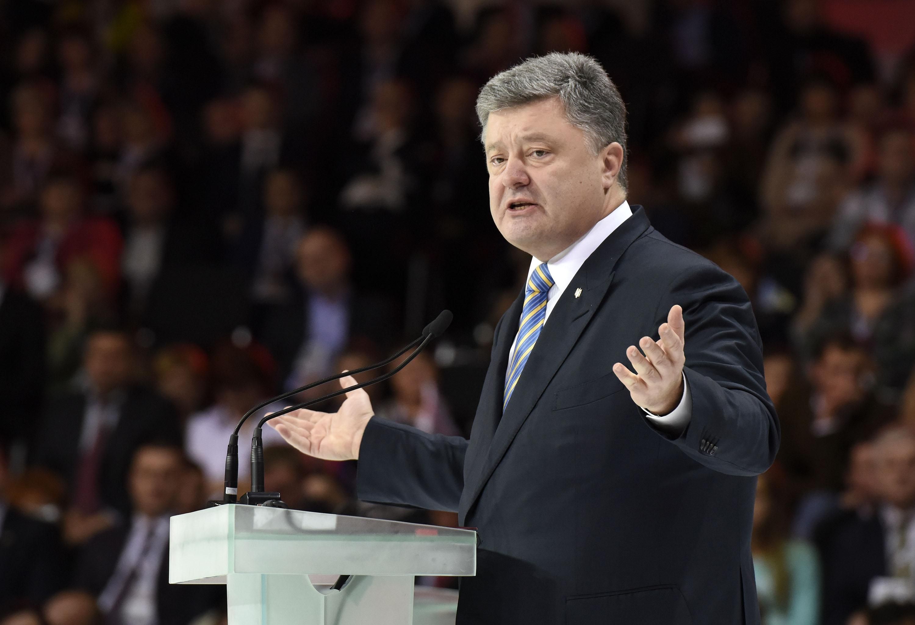 Порошенко зробив нову пропозицію Зеленському щодо дебатів на НСК "Олімпійський" 19 квітня