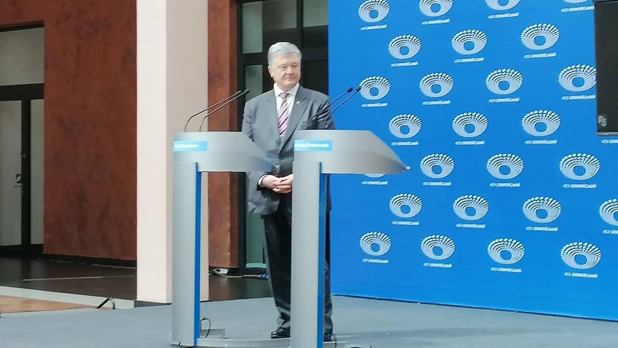 Петро Порошенко приїхав на "Олімпійський": фото Петро Порошенко приїхав на "Олімпійський": фото