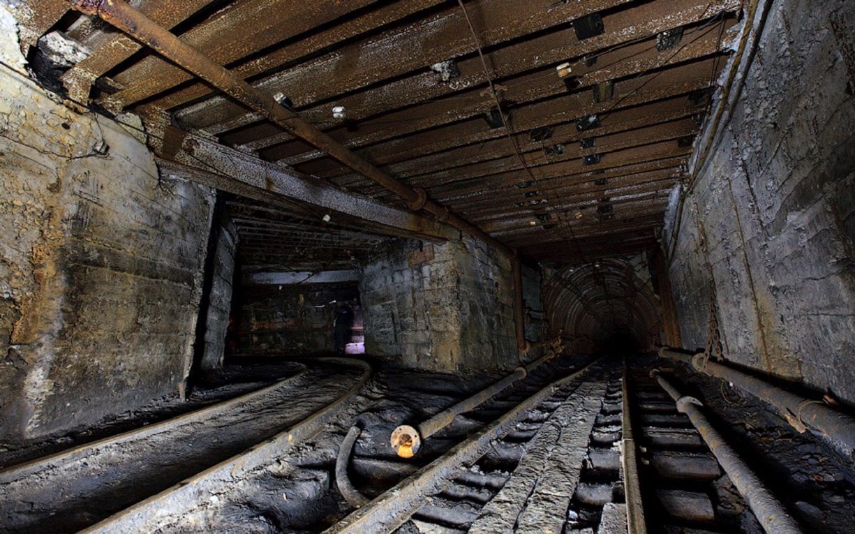 На шахті у Донецькій області стався обвал: загинув гірник, ще двоє – поранені