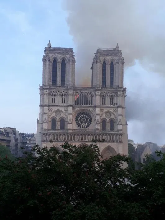 Нотр-Дам, Собор Паризької Богоматері, Франція, пожежа 