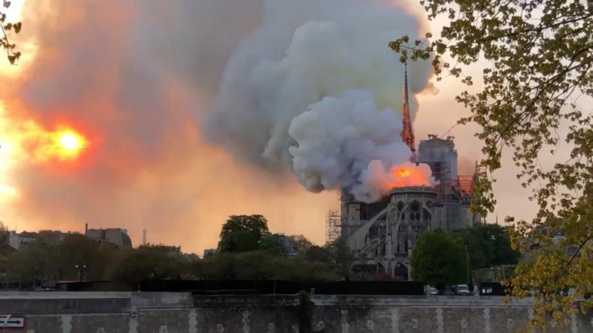 Пожежа у Соборі Паризької Богоматері: на відновлення пам’ятки можуть піти десятиліття