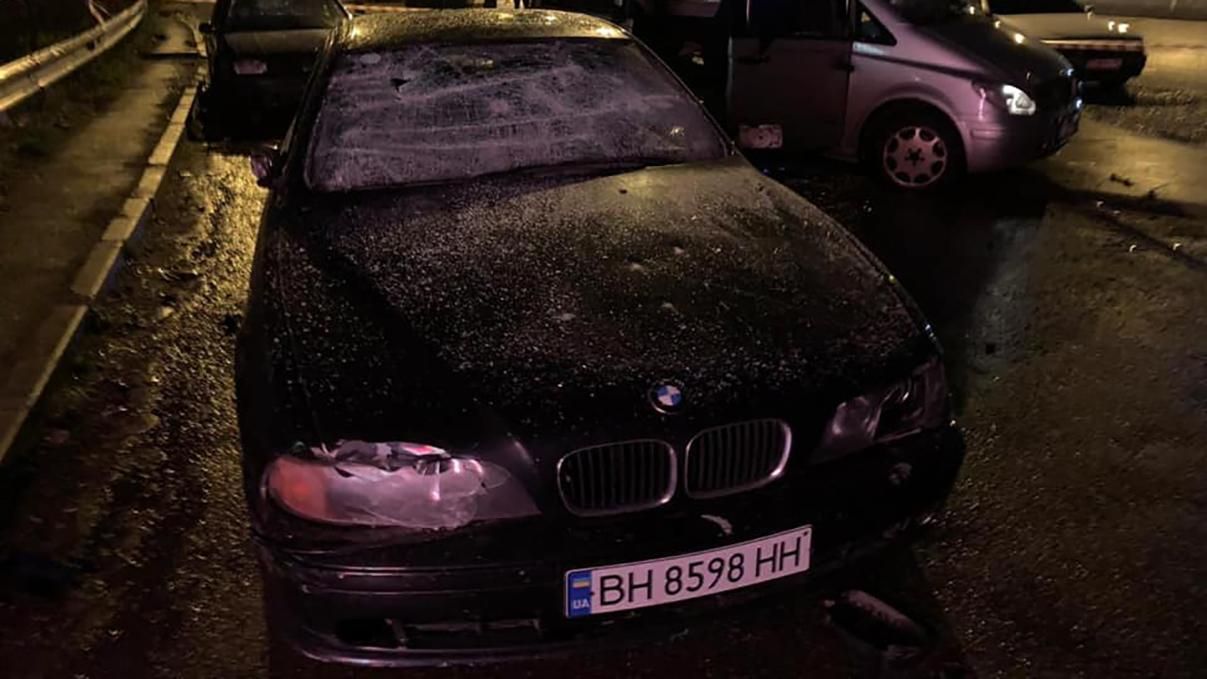 Неизвестные в масках расстреляли инспекторов "Укртрансбезопасности" на посту полиции под Одессой