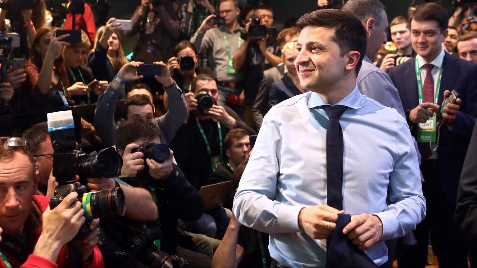 Почему украинцы предпочитают Зеленского, а не Порошенко Почему украинцы предпочитают Зеленского, а не Порошенко