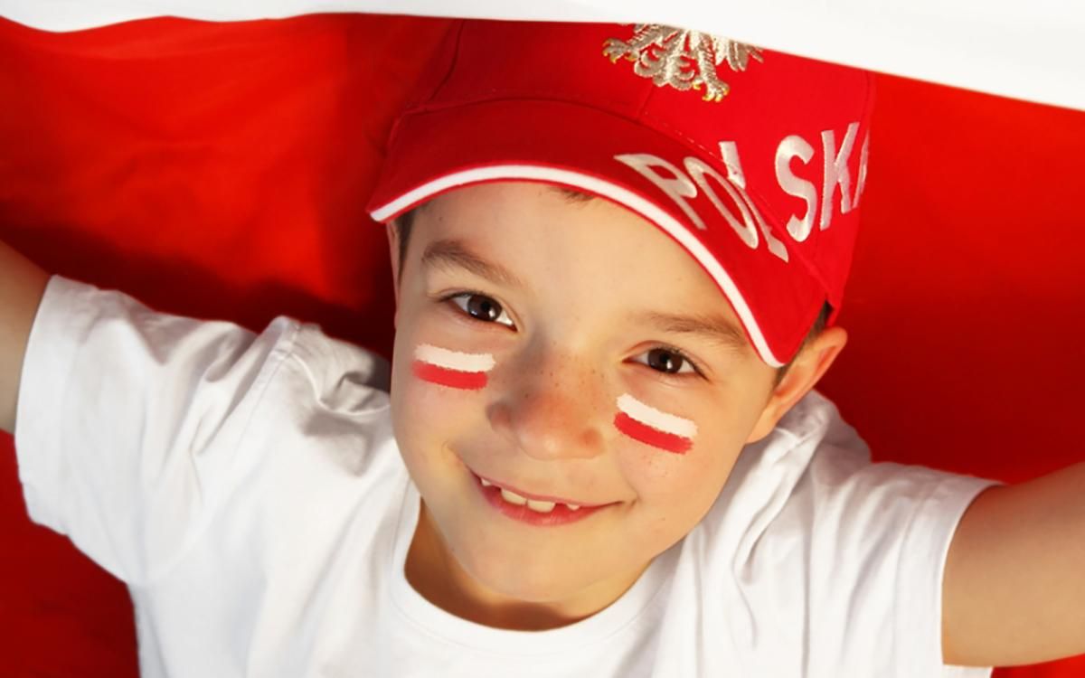 В Польше будут платить всем детям по 500 злотых в месяц В Польше будут платить всем детям по 500 злотых в месяц