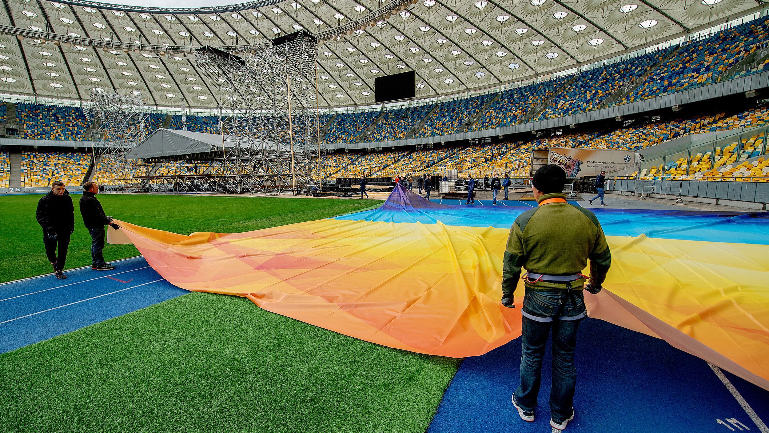 Як "Олімпійський" готується до дебатів між Порошенком і Зеленським: фото, відео
