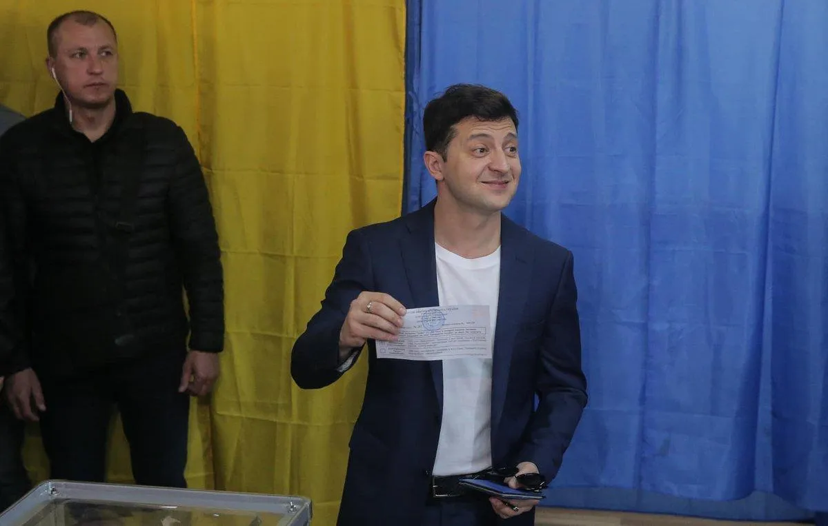Володимир Зеленський на виборчій дільниці