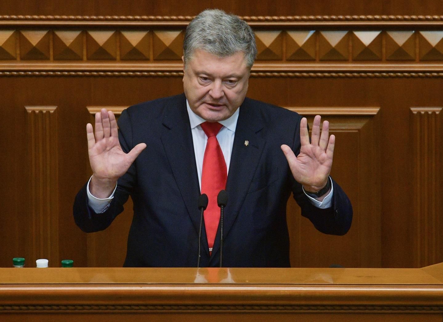 Порошенко попередив про можливий дефолт через скасування Націоналізації "Приватбанку" Порошенко попередив про можливий дефолт через скасування Націоналізації "Приватбанку"