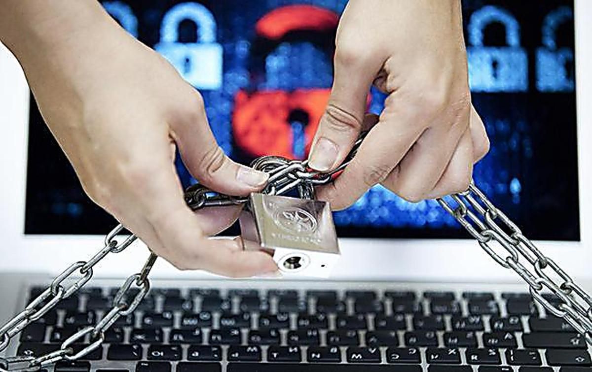 Путін – крадій, "Єдина Росія" – шахраї: що забороняють публікувати в Росії Путін – крадій, "Єдина Росія" – шахраї: що забороняють публікувати в Росії