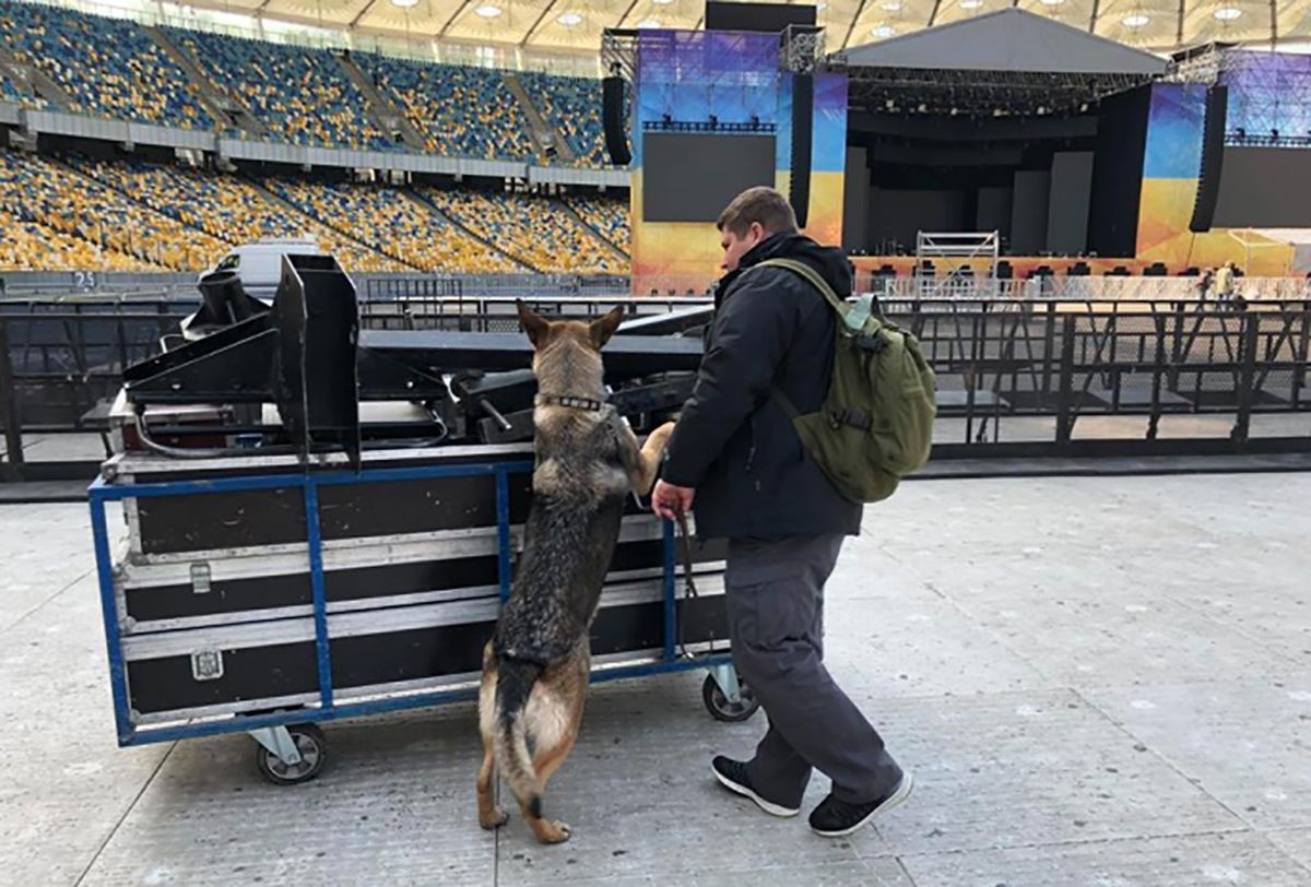 "Олимпийский" готовится к дебатам: что сейчас происходит на стадионе "Олимпийский" готовится к дебатам: что сейчас происходит на стадионе