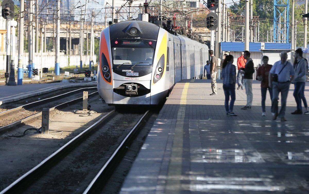 "Укрзализныця" запускает два новых вагона из Украины в Польшу "Укрзализныця" запускает два новых вагона из Украины в Польшу