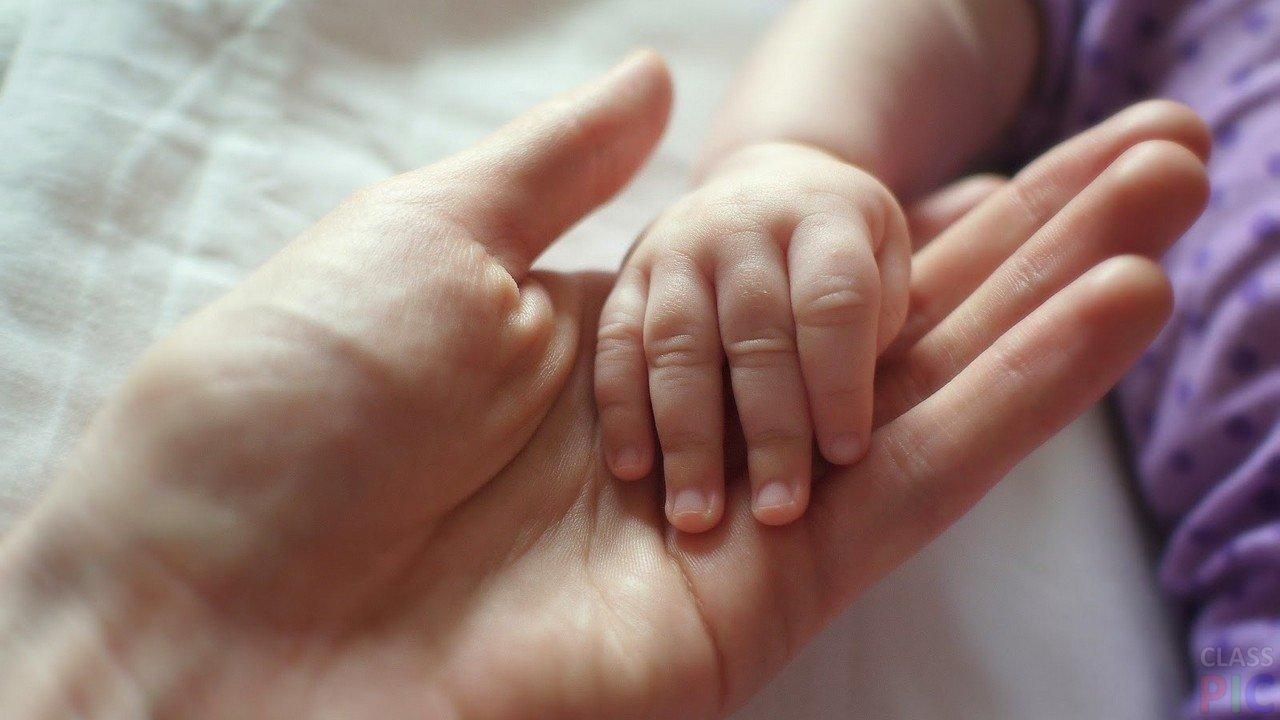 Українці рятують життя дитині з рідкісним захворюванням: відео Українці рятують життя дитині з рідкісним захворюванням: відео