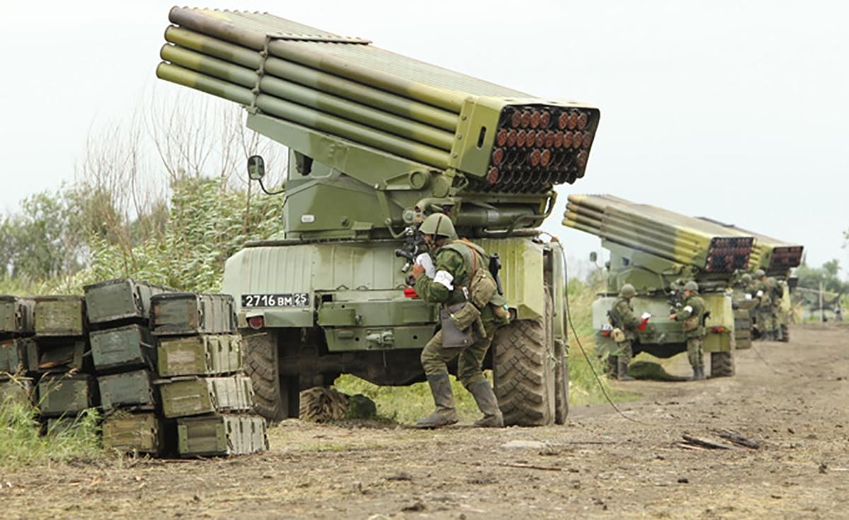 Проросійські бойовики стягують заборонену зброю до передової на Донбасі