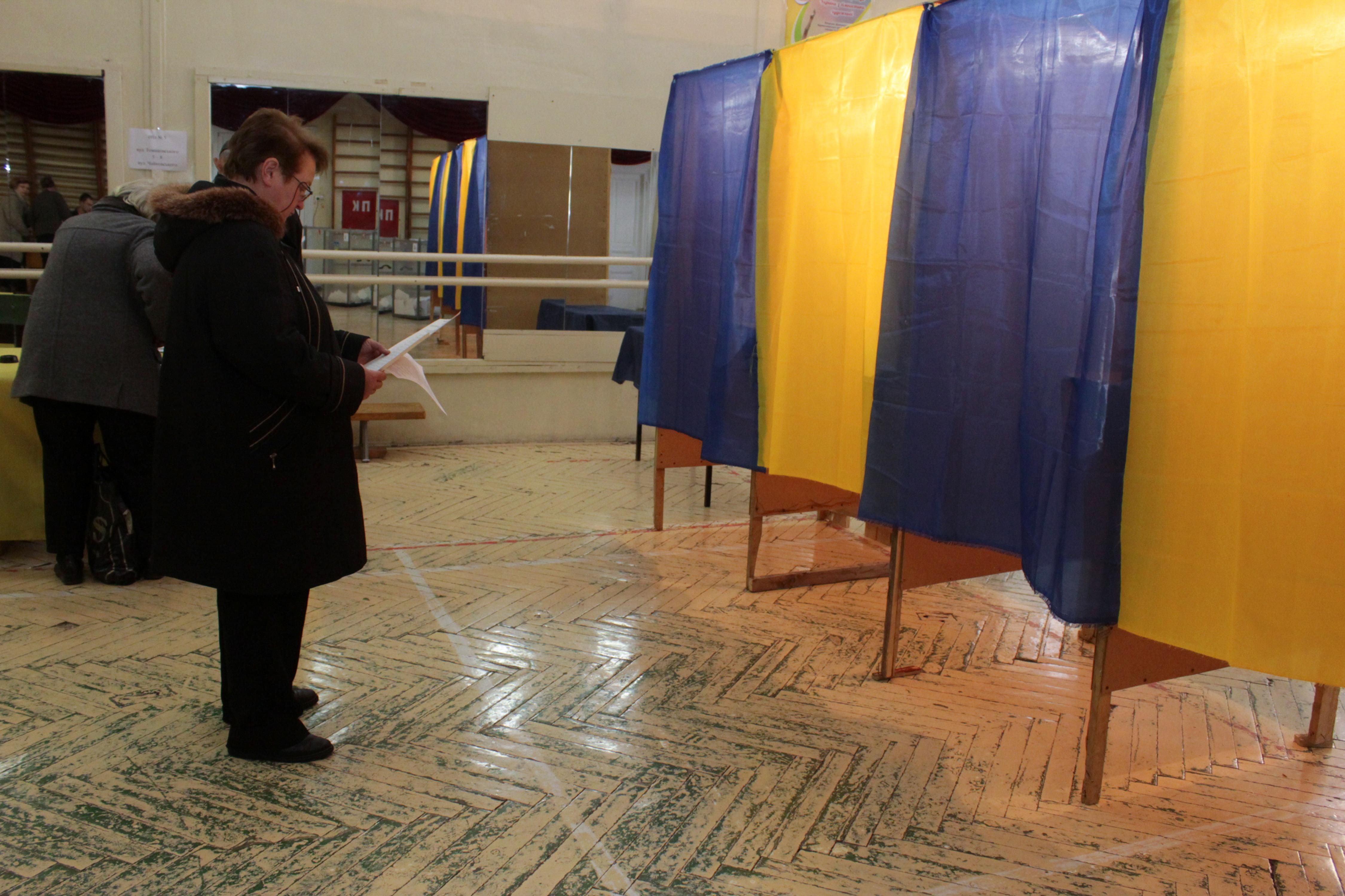 З якими проблемами при голосуванні стикаються українці за кордоном