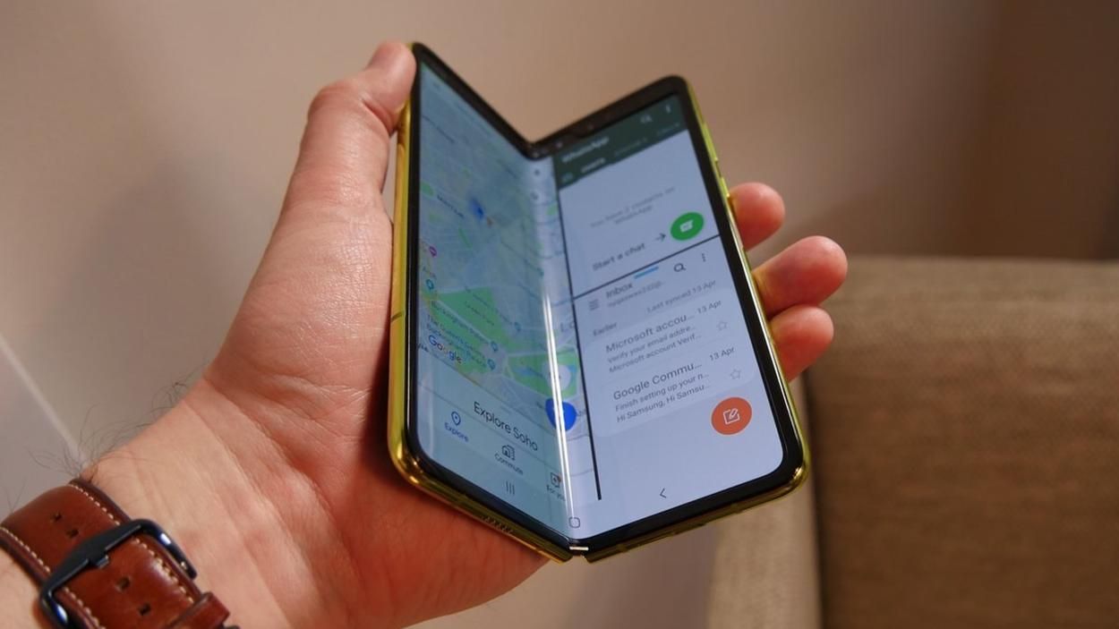 Запуск гнучкого смартфона Samsung Galaxy Fold відклали: причини Запуск гнучкого смартфона Samsung Galaxy Fold відклали: причини