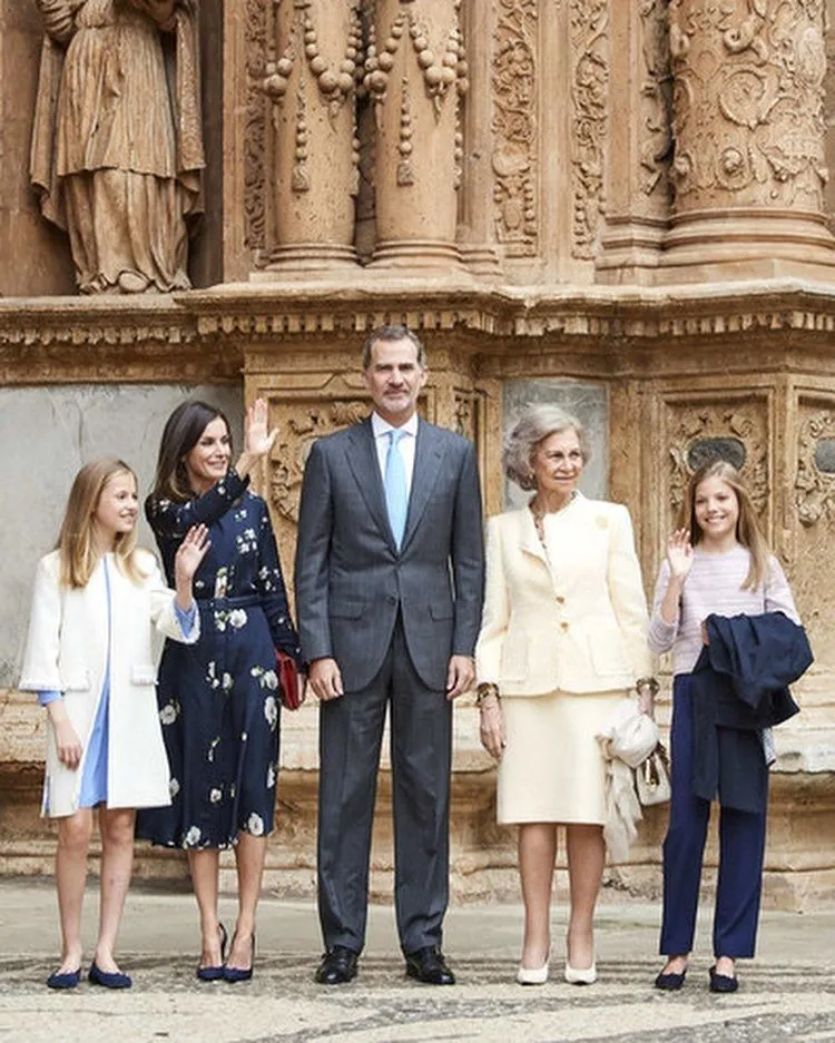 Королівська сім'я Іспанії королева Летиція 