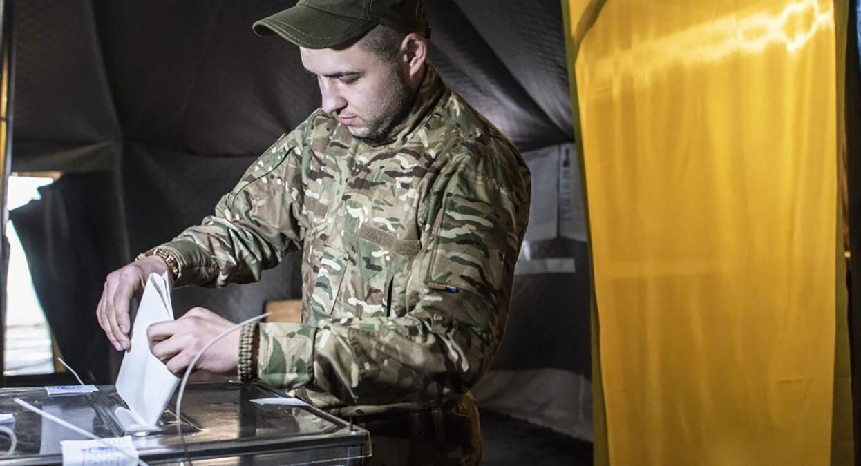 Порошенко чи Зеленський: за кого проголосували військові на Донбасі