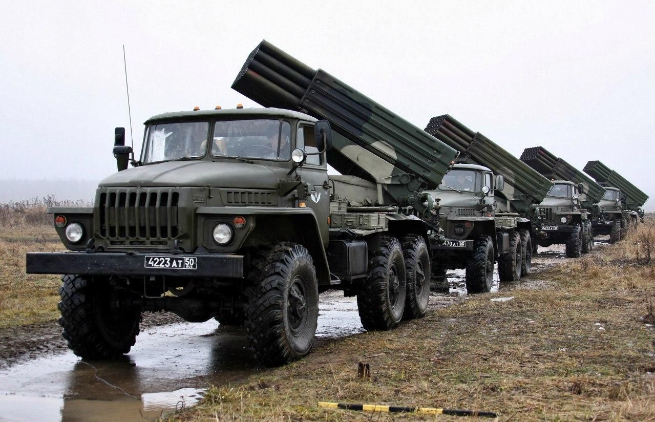 Россия продолжает стягивать запрещенное оружие на Донбасс