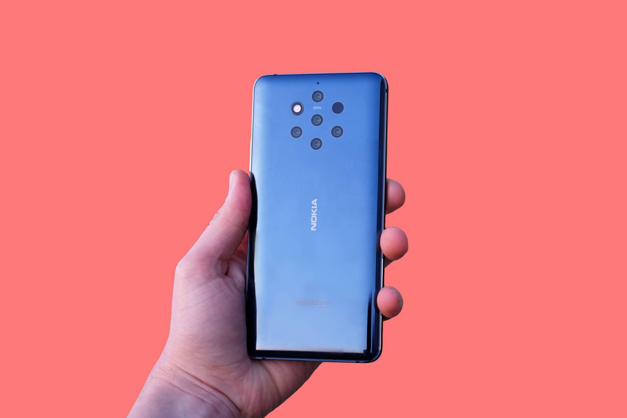 Захист провалився: смартфон Nokia 9 PureView розблокували за допомогою жуйки – відео 