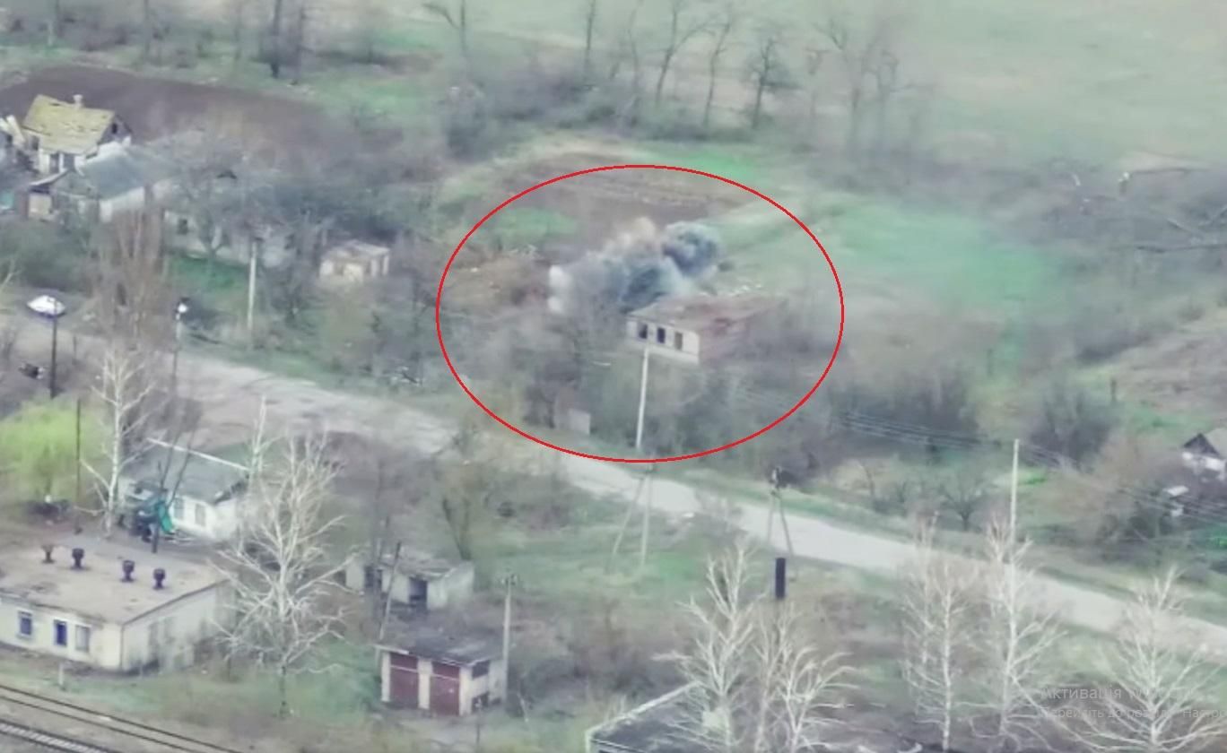 Бійці "Азова" одним ударом знищили техніку бойовиків на Донбасі: потужне відео
