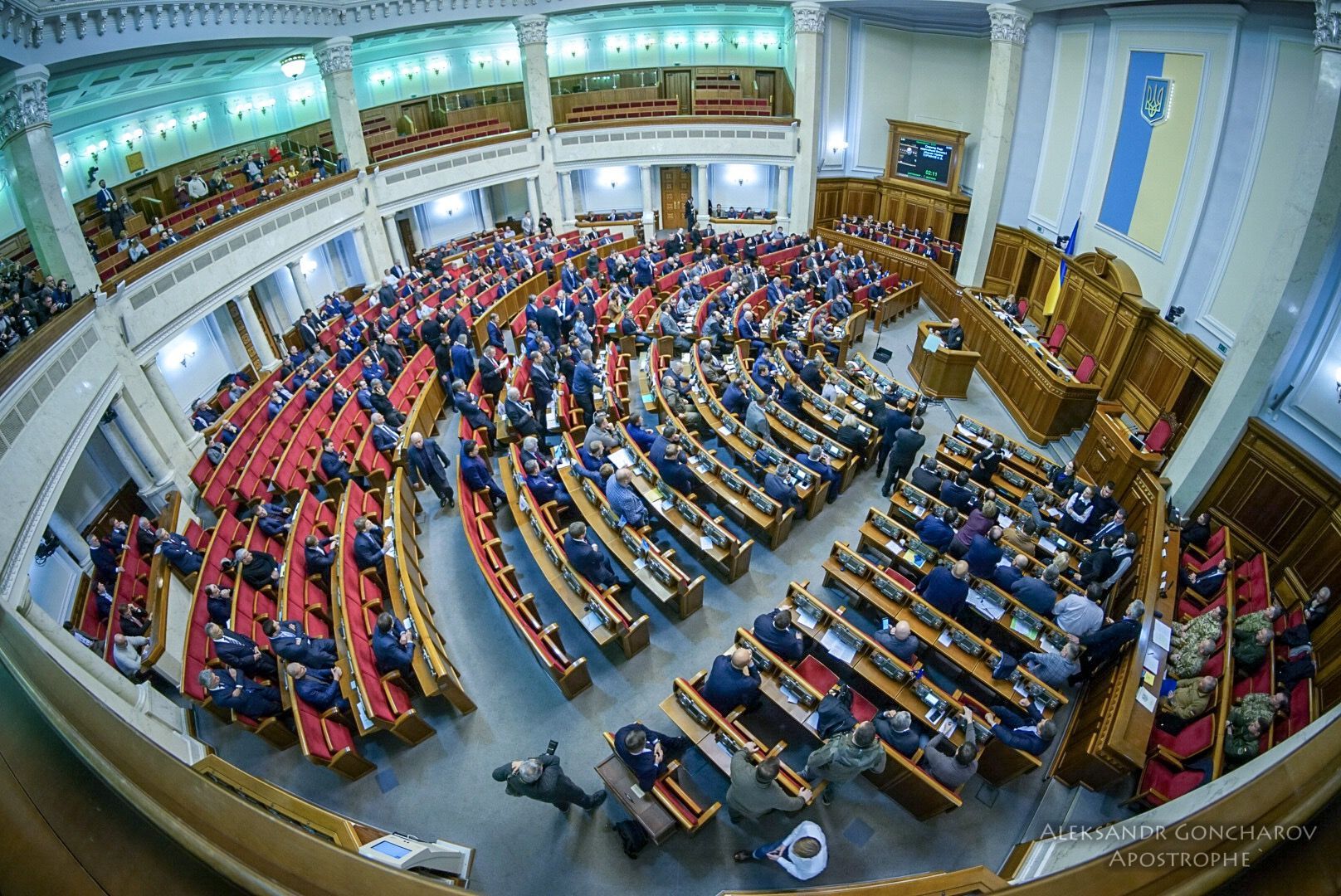 Дострокові вибори до Верховної Ради: кому це вигідно та чи реально