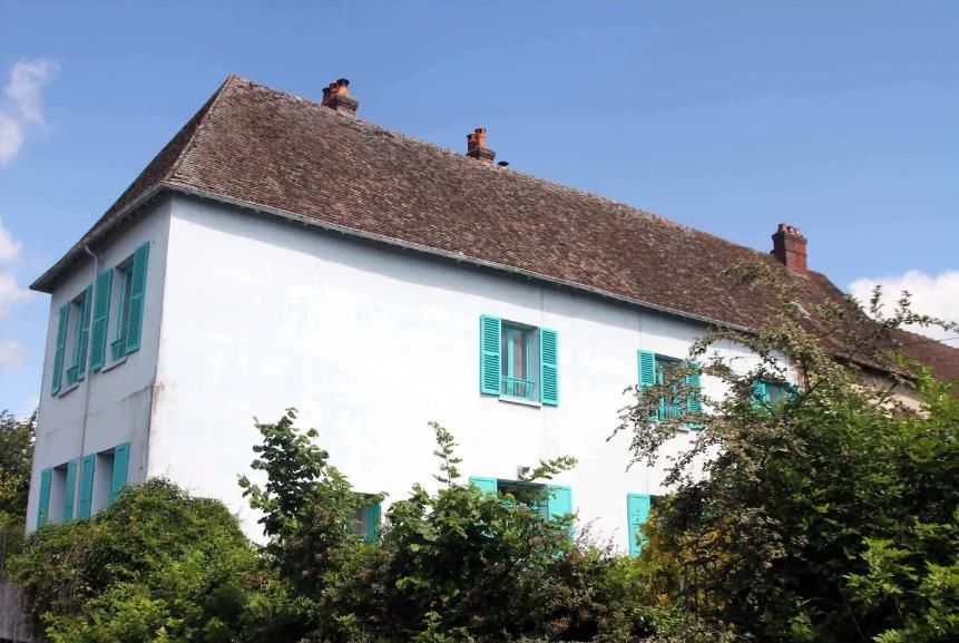 "Голубой дом" Моне можно арендовать на Airbnb: цена и фото изнутри