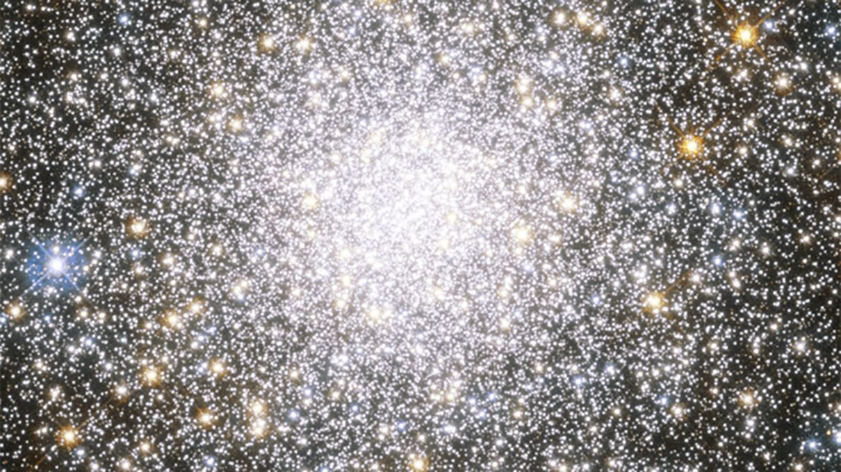 Hubble "поймал" невероятное звездное скопление: фото