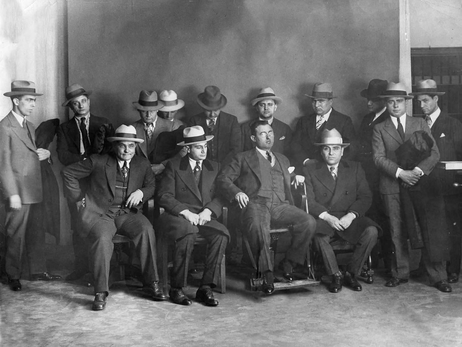 Убийство как искусство: история мафии Cosa Nostra, которая наводила ужас на всю Италию Убийство как искусство: история мафии Cosa Nostra, которая наводила ужас на всю Италию