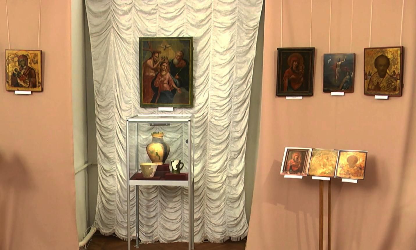 У Чернігові відреставрували унікальні ікони: фото та відео