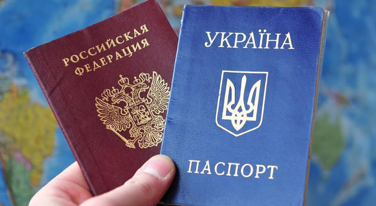 Путін дозволив жителям Донбасу отримати паспорт Росії і зберегти український Путін дозволив жителям Донбасу отримати паспорт Росії і зберегти український