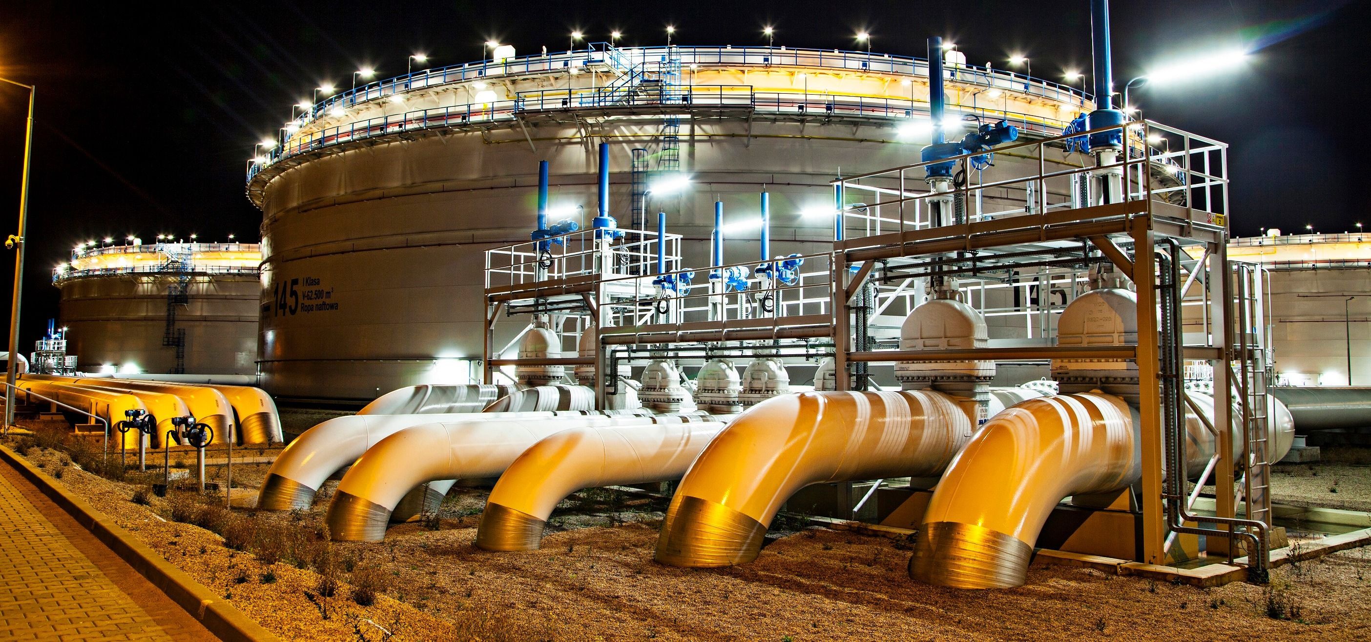 Польская компания остановила поставки некачественной нефти из России