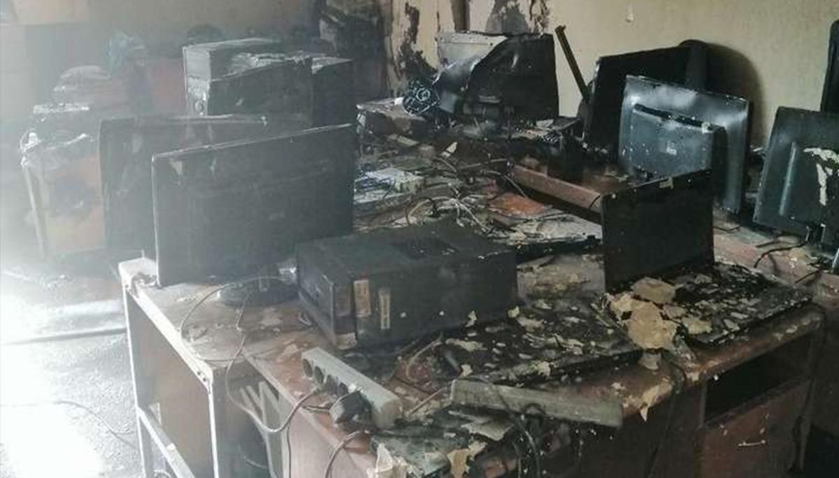 У будівлі Міністерства освіти і науки раптово спалахнула пожежа: фото У будівлі Міністерства освіти і науки раптово спалахнула пожежа: фото