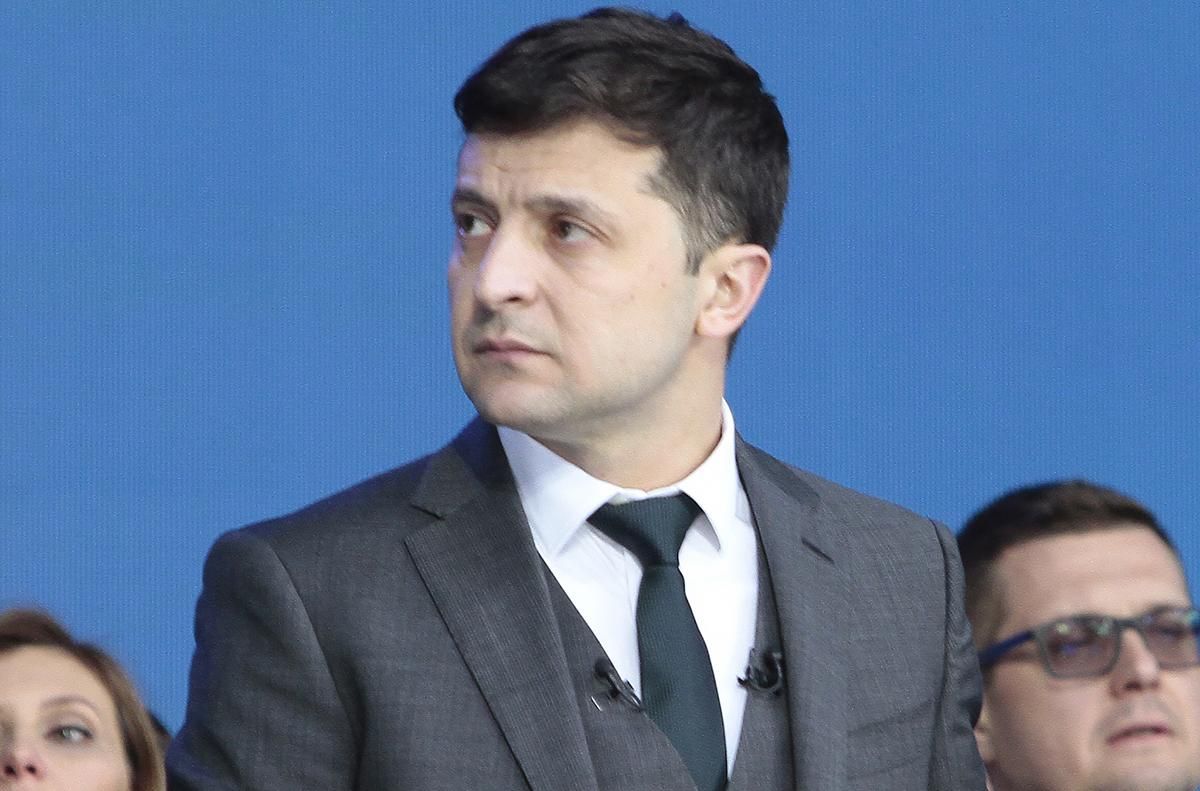 Зеленський переконаний, що ЦВК затягує оголошення результатів виборів: у комісії відповіли Зеленський переконаний, що ЦВК затягує оголошення результатів виборів: у комісії відповіли