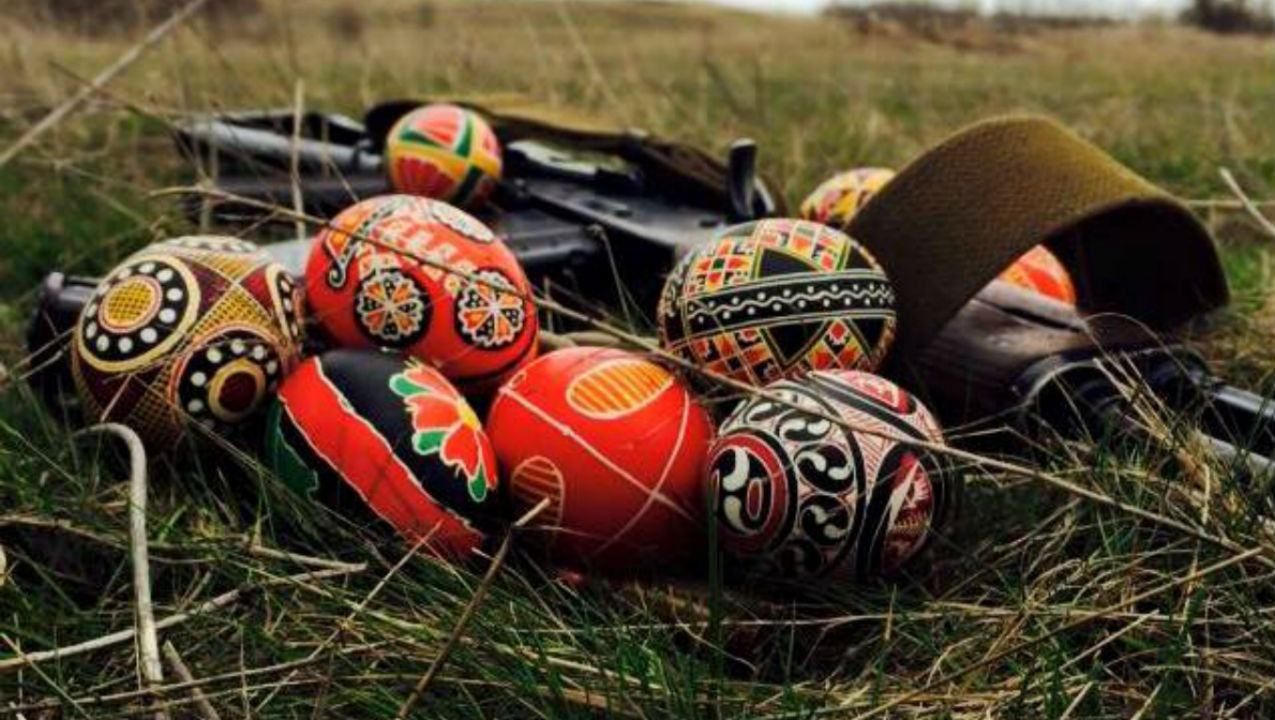 Військові з передової привітали українців з Великоднем Військові з передової привітали українців з Великоднем