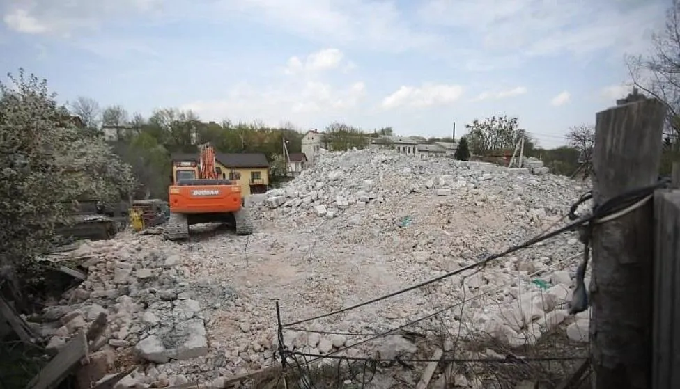 Львів демонтаж незаконні забудови Львів демонтаж незаконні забудови