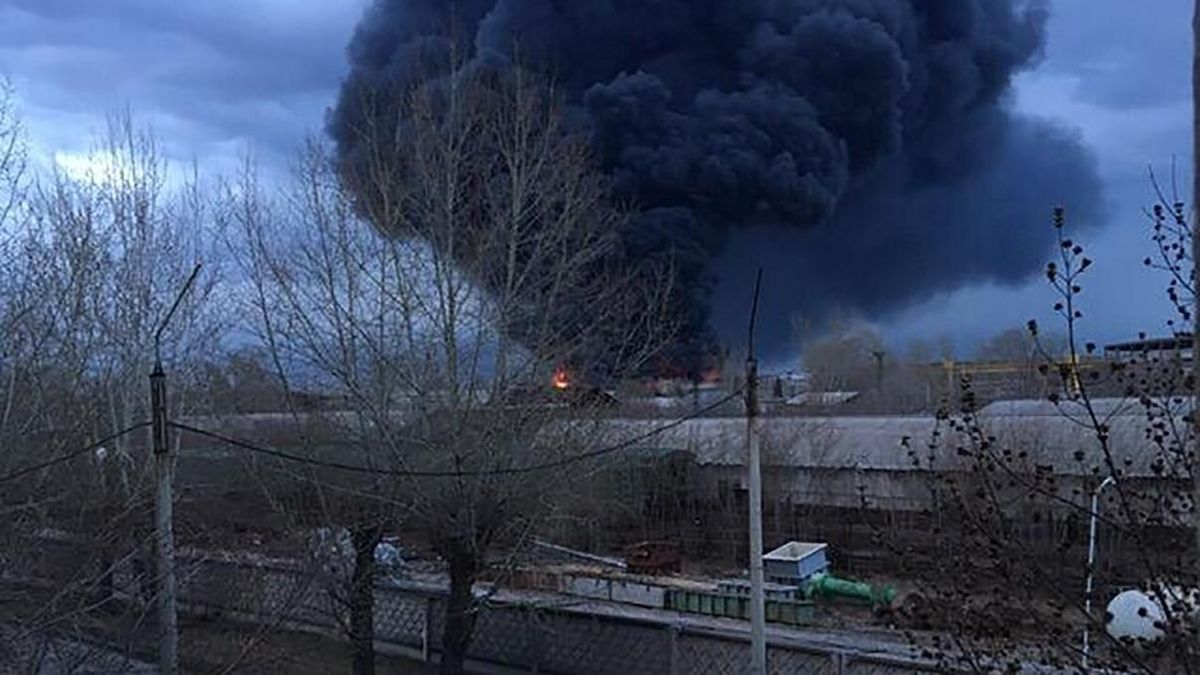 У Росії на великому заводі з виробництва стратегічних ракет сталася масштабна пожежа: відео У Росії на великому заводі з виробництва стратегічних ракет сталася масштабна пожежа: відео