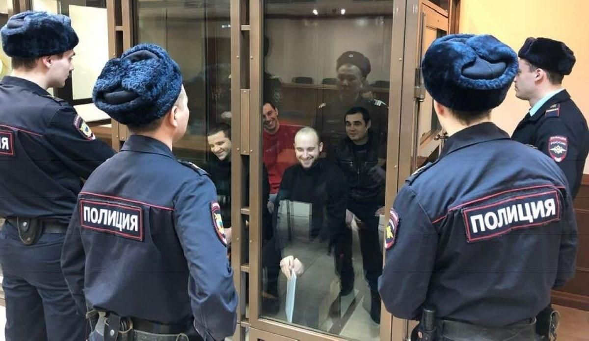 Украинцы Москвы трогательно поздравили пленных моряков с Пасхой Украинцы Москвы трогательно поздравили пленных моряков с Пасхой