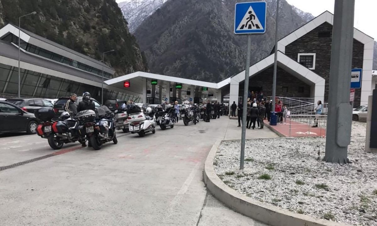 Колону російських байкерів не впустили до Грузії Колону російських байкерів не впустили до Грузії