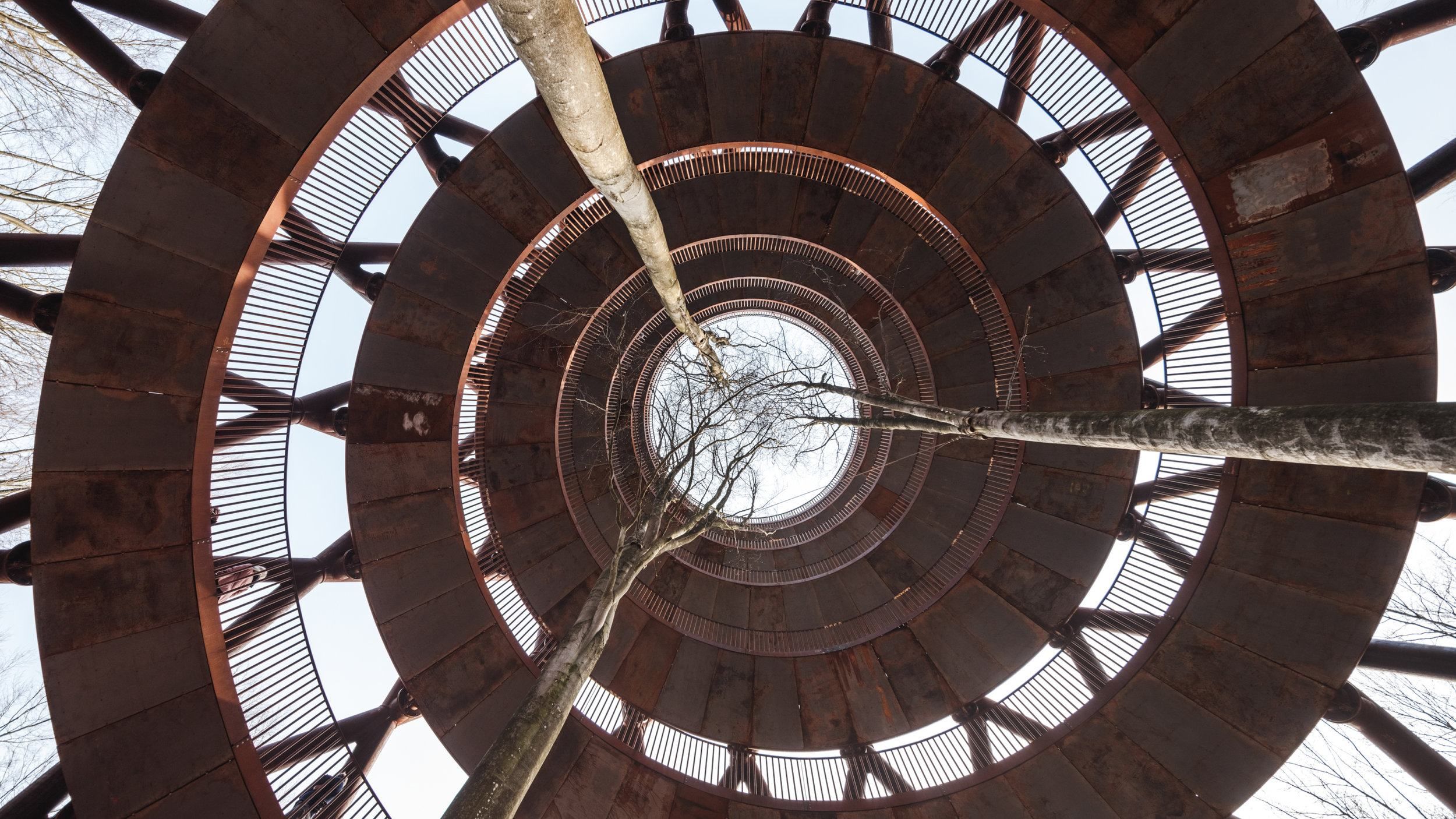 Спіраль у небо: як виглядає оглядовий майданчик без жодної сходинки – фото, відео Спіраль у небо: як виглядає оглядовий майданчик без жодної сходинки – фото, відео