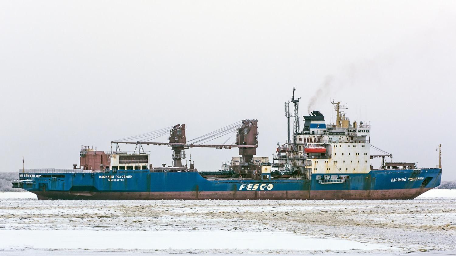 На корабле из России при странных обстоятельствах умерли два моряка: все подробности
